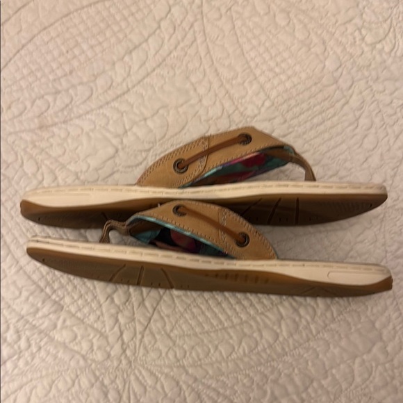 Sperry  Seafish Thong Leather Sandals - Picture 7 of 9